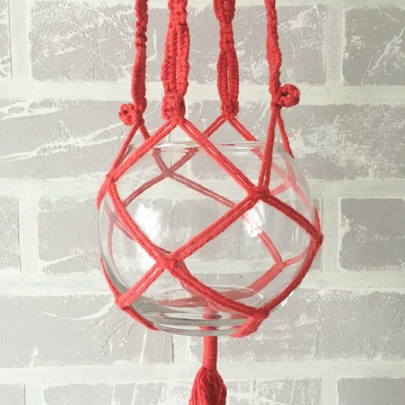 Handmade red cotton macrame plant hanger. - Picture 7 of 8